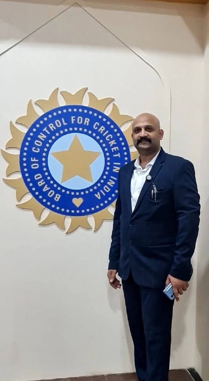 Dr. Manoj Kumar Gudluru with Sunrisers Hyderabad